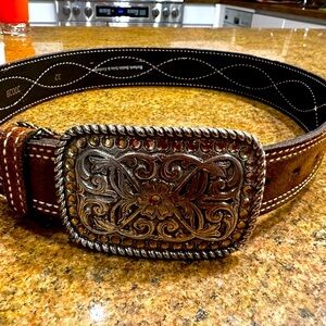 Text Tan Western Leather brown beautiful belt with Buckle size 32 New with tag